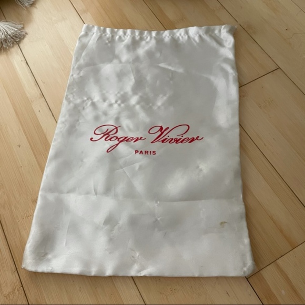 Roger vivier dust bag